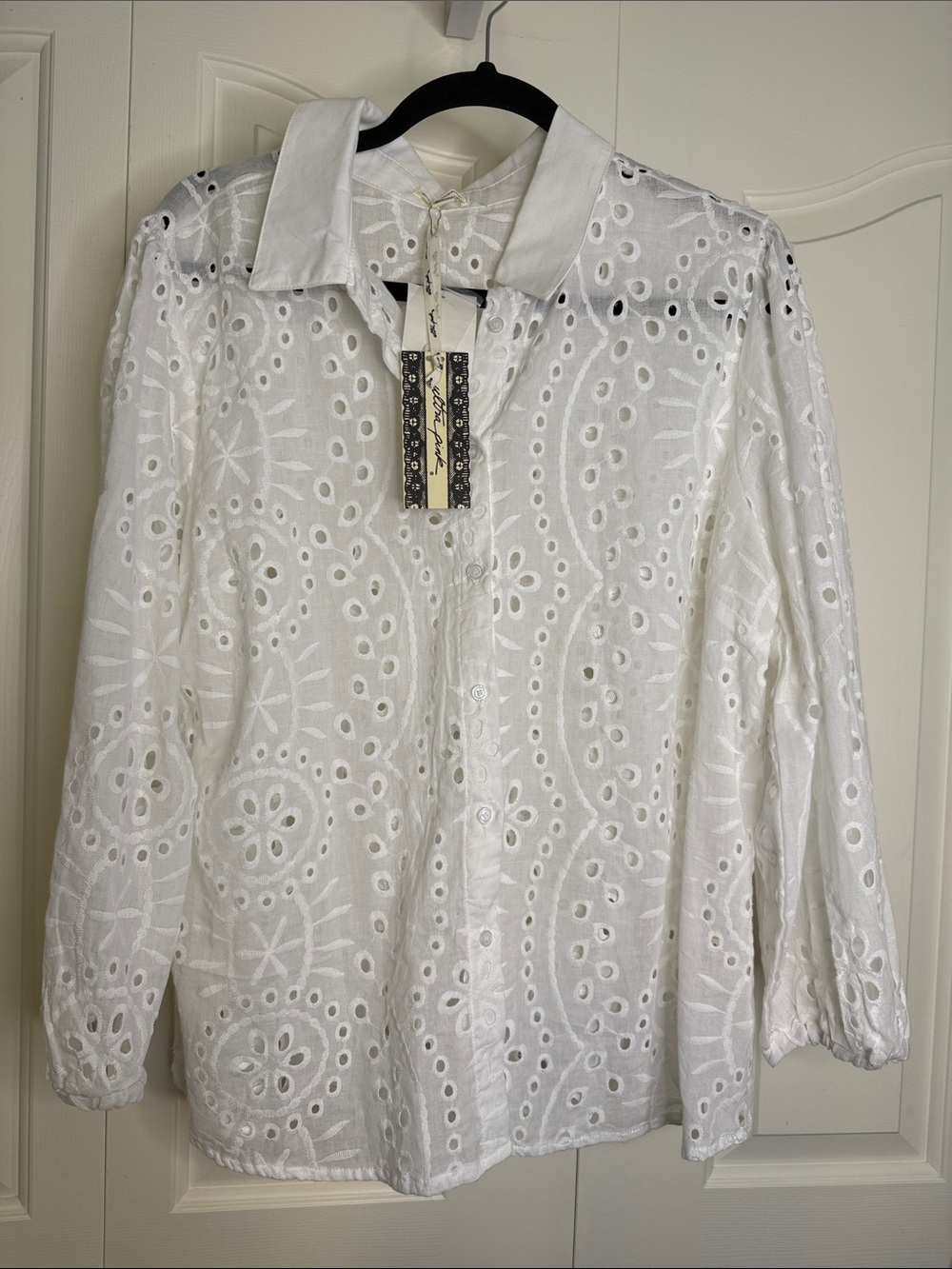 NWT Ultra Pink  White Eyelet Button-Down Shirt